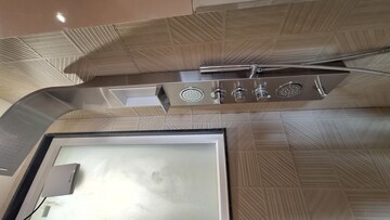 Furnished Amenities in 3 BHK Builder Floor at Dlf Phase I – for Rent