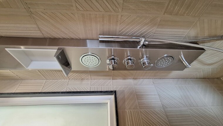 Master Bedroom, dlf phase i 3 Bedroom 1800 Sq.Ft. Builder Floor In Dlf Phase I Gurgaon 9911254