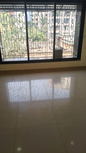 Room in 1 BHK Apartment at Vakola – for Rent