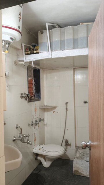 Bathroom in 1 BHK Apartment at Vakola – for Rent