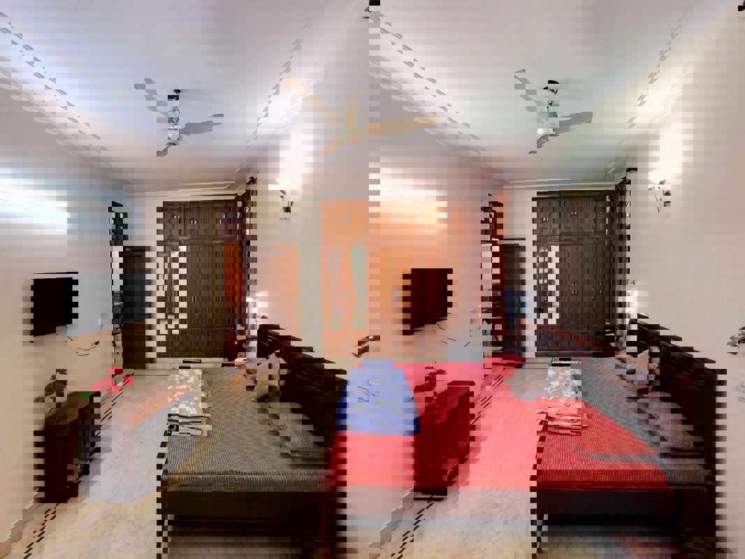 3 BHK + Study Room Apartment For Rent in Defence Colony