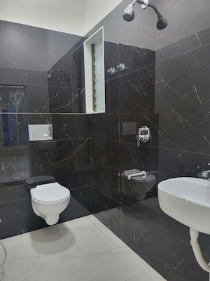 Team Area in 3 BHK Apartment at Kalpataru Immensa, Kolshet Road – for Rent