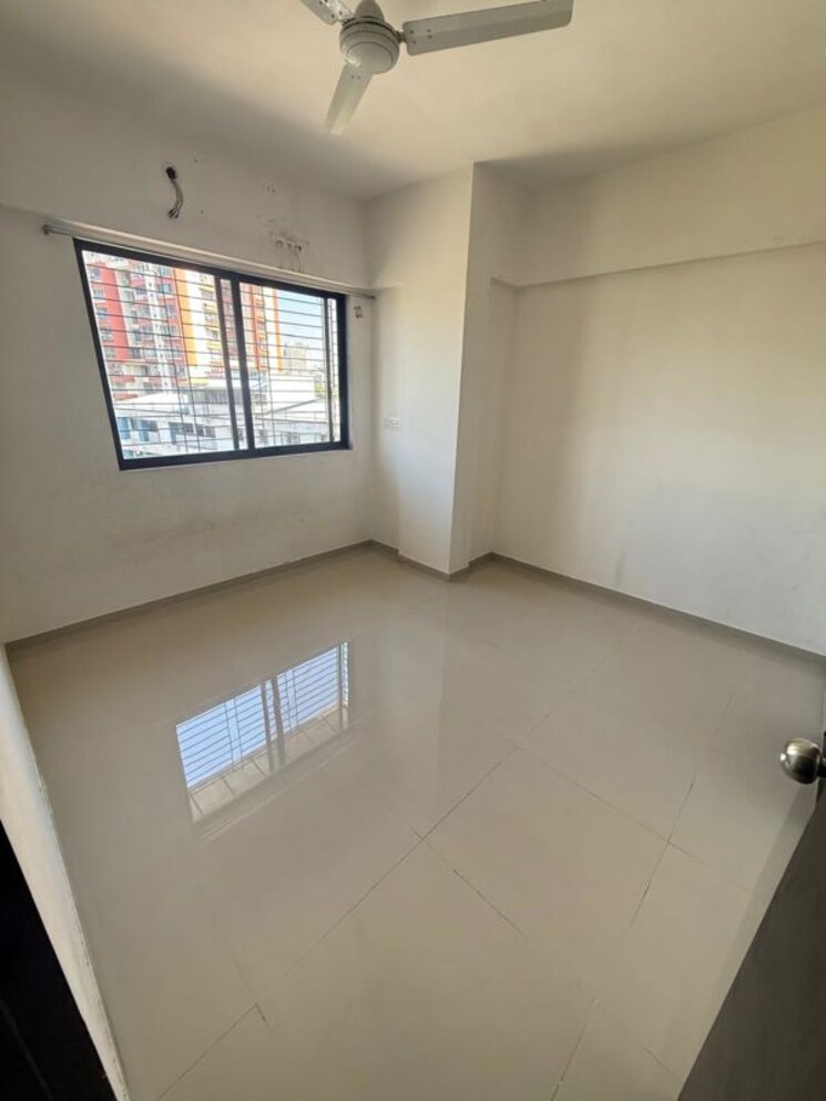 Room, dosti-west-county 2 Bedroom 628 Sq.Ft. Apartment In Balkum Pada Thane 9911279