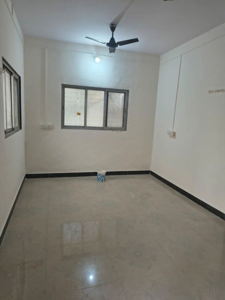 Room, kurla east 1 Bedroom 430 Sq.Ft. Apartment In Kurla East Mumbai 9911291