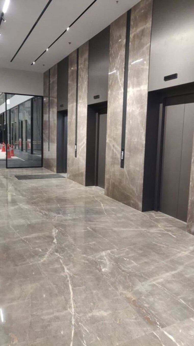 Room, vesu Commercial Office Space 749 Sq.Ft. In Vesu Surat 9911297