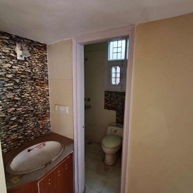 Attached Bathroom, mansa devi 3 Bedroom 900 Sq.Ft. Apartment In Mansa Devi Panchkula 9911303