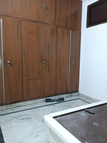 Room in 2 BHK Builder Floor at Lajpat Nagar 4 – for Rent