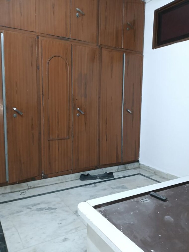Room, lajpat nagar 4 2 Bedroom 1000 Sq.Ft. Builder Floor In Lajpat Nagar 4 Delhi 9911305