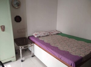 Room in 1 BHK Apartment at Suyog CHS Goregaon West, Goregaon West – for Rent