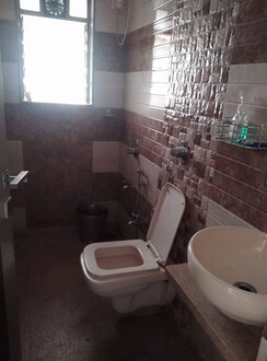 1 BHK + Pooja Room,Servant Room,Study Room,Extra Room Apartment For Rent in Suyog CHS Goregaon West