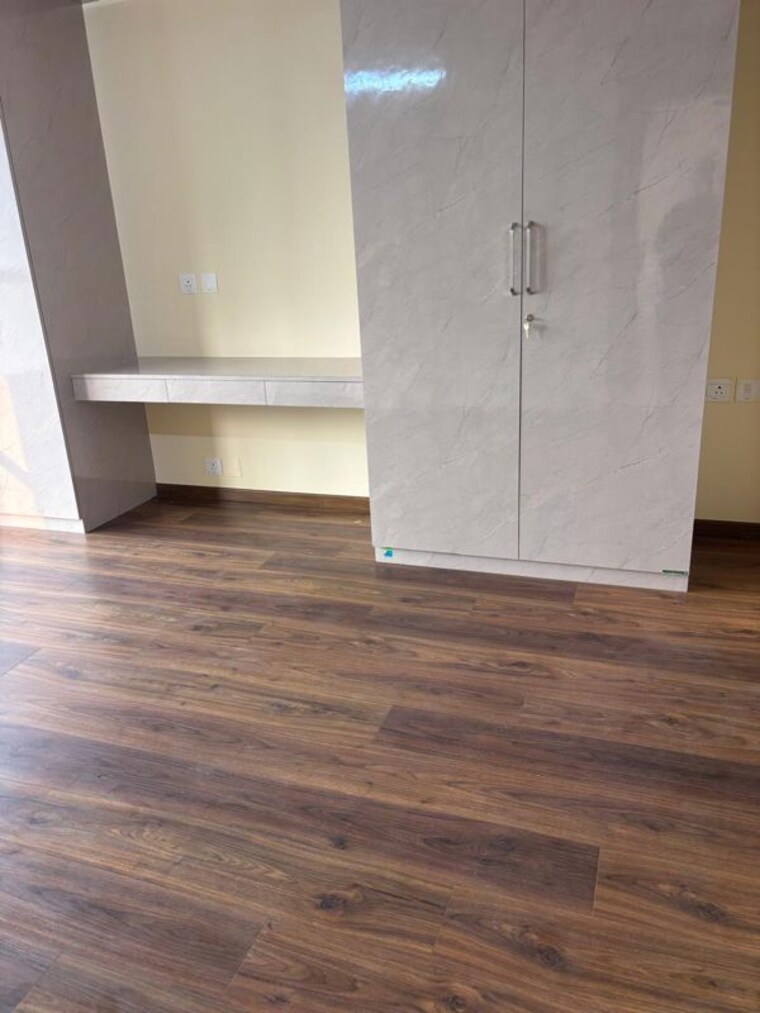 Room, kalpataru-mugnus 3 Bedroom 1200 Sq.Ft. Apartment In Bandra East Mumbai 9911320