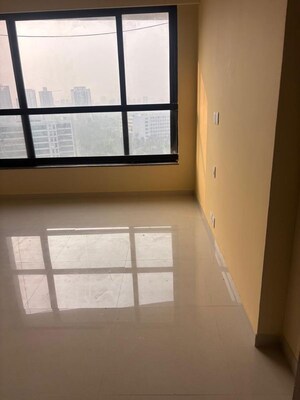 Room in 3 BHK Apartment at Kalpataru Mugnus, Bandra East – for Rent