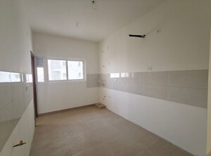 Room in 4 BHK Apartment at Prestige Beverly Hills, Kokapet – for Sale