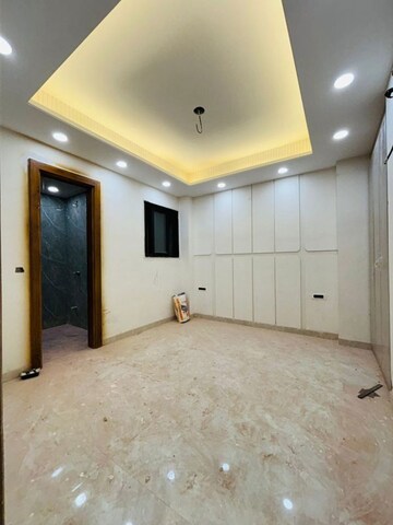 Room in 4 BHK Builder Floor at Ansal API Esencia, Sector 67 – for Sale