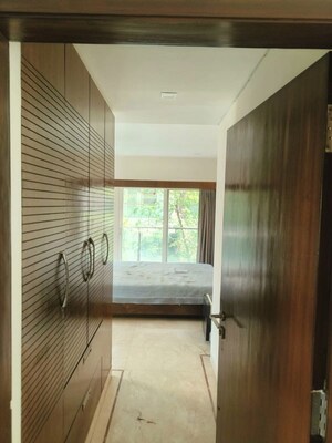 Room in 3 BHK Apartment at Aparna  Juhu, Juhu – for Rent