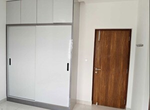 Room in 4 BHK Apartment at Prestige Beverly Hills, Kokapet – for Rent