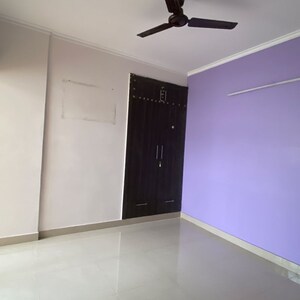 Room in 3 BHK Apartment at JM Florance, Ecotech 12 Greater Noida – for Rent