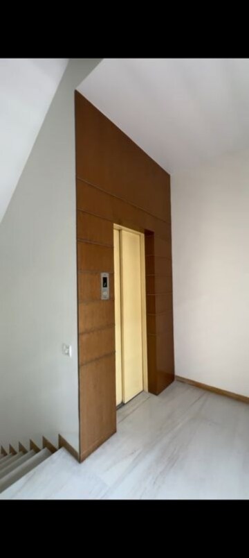 Room in 5 BHK Independent House at JS Grande, Race Course Road – for Sale