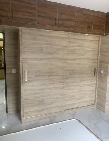 Room in 2.5 BHK Apartment at Natasha Penta, Infantry Road – for Sale