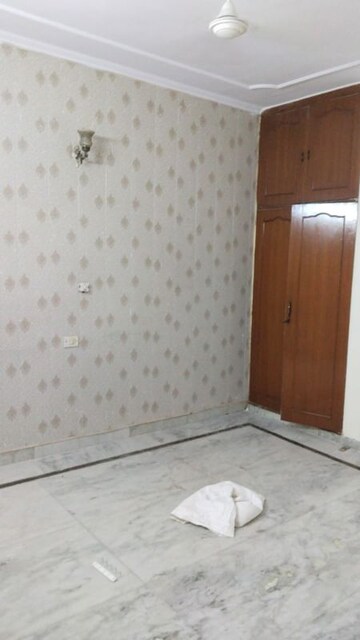 Room in 1.5 BHK Independent House at Sector 12 – for Rent