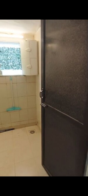 Furnished Amenities in 1 BHK Apartment at Nagnath CHS, Andheri West – for Rent