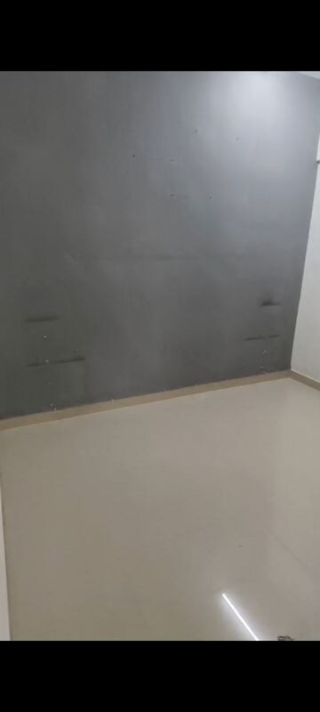 Room in 1 BHK Apartment at Nagnath CHS, Andheri West – for Rent