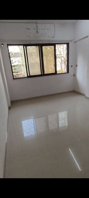 Room in 1 BHK Apartment at Nagnath CHS, Andheri West – for Rent