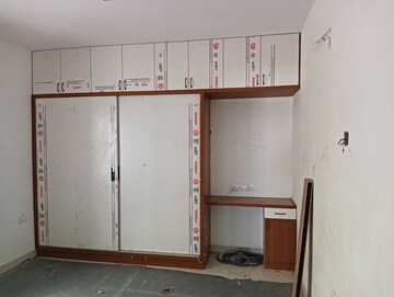 Room in 2 BHK Apartment at Lotus Grand, Kokapet – for Rent