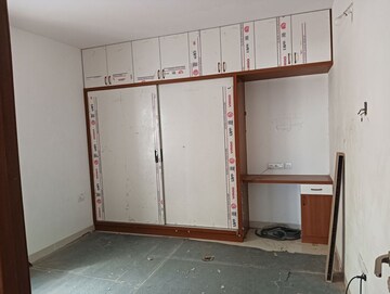 Room in 2 BHK Apartment at Lotus Grand, Kokapet – for Rent