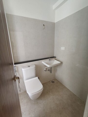 Bathroom in 3 BHK Apartment at Choolaimedu – for Rent