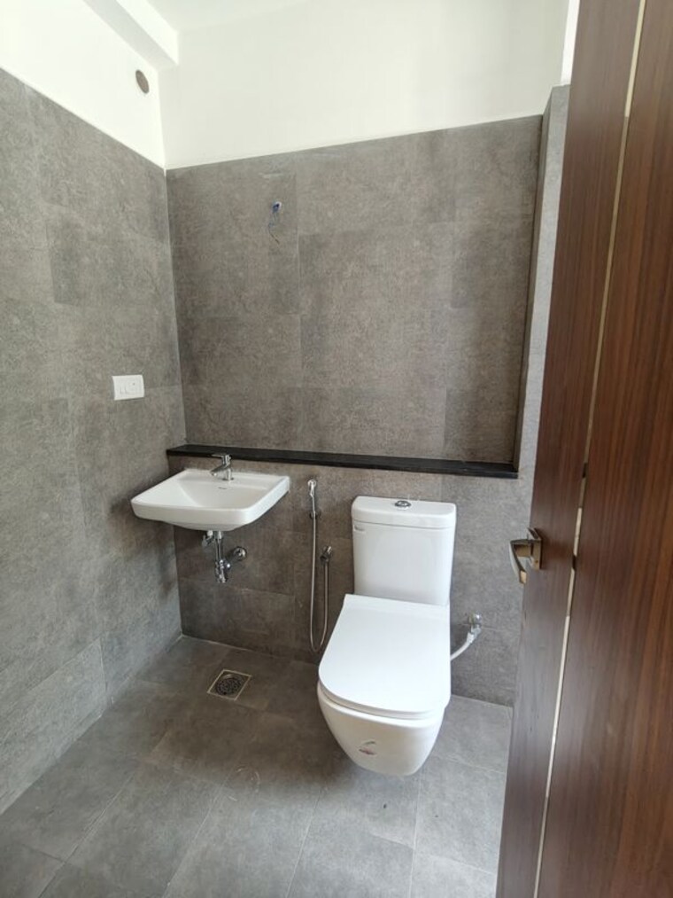 Bathroom, choolaimedu 3 Bedroom 1340 Sq.Ft. Apartment In Choolaimedu Chennai 9911222