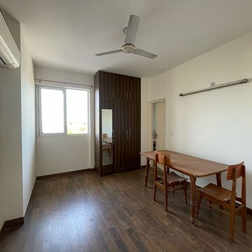 Room in 3 BHK Apartment at Conscient Heritage Max, Sector 102 – for Rent