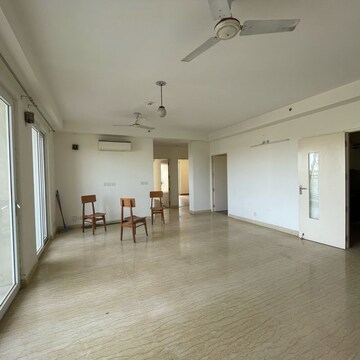 Room in 3 BHK Apartment at Conscient Heritage Max, Sector 102 – for Rent