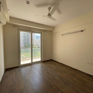 Room in 3 BHK Apartment at Conscient Heritage Max, Sector 102 – for Rent