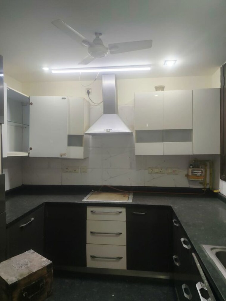 Kitchen, greater kailash i 3 Bedroom 208 Sq.Yd. Builder Floor In Greater Kailash I Delhi 9911471