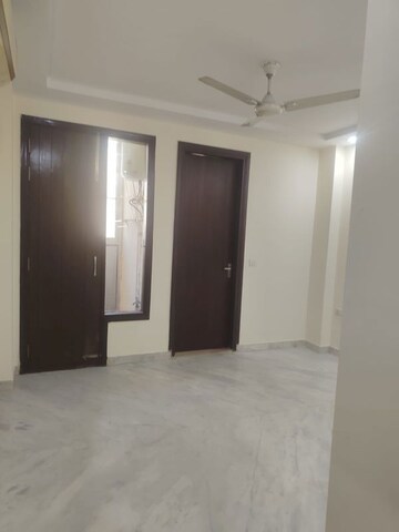 Room in 3 BHK Builder Floor at Greater Kailash I – for Rent