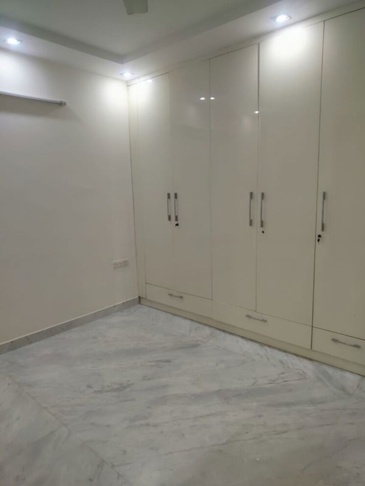 Room, greater kailash i 3 Bedroom 208 Sq.Yd. Builder Floor In Greater Kailash I Delhi 9911471