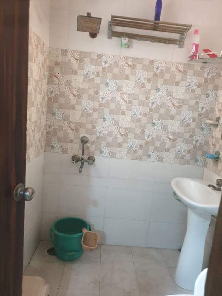 Bathroom, sector 16 2 Bedroom 850 Sq.Ft. Independent House In Sector 16 Faridabad 9911475