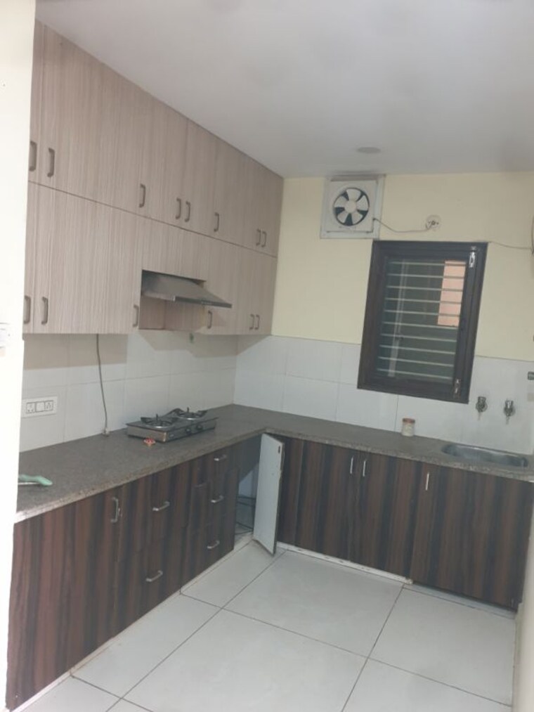 Kitchen, sector 16 2 Bedroom 850 Sq.Ft. Apartment In Sector 16 Faridabad 9911483