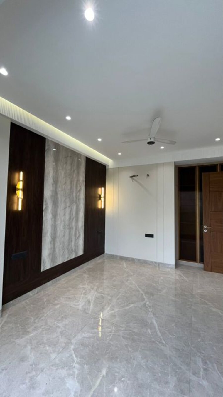 undefined, sector 62 3.5 Bedroom 1890 Sq.Ft. Builder Floor In Sector 62 Gurgaon 9911514
