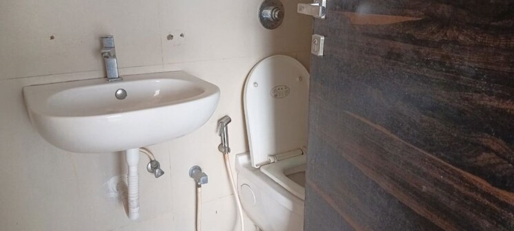 Bathroom, raj-infinia 2 Bedroom 754 Sq.Ft. Apartment In Malad West Mumbai 9911526