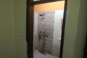 Bedroom in 1 BHK Builder Floor at Sector 62 – for Rent