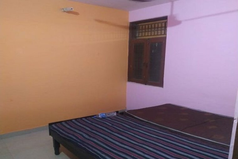Bedroom, sector 62 1 Bedroom 620 Sq.Ft. Builder Floor In Sector 62 Noida 9911562