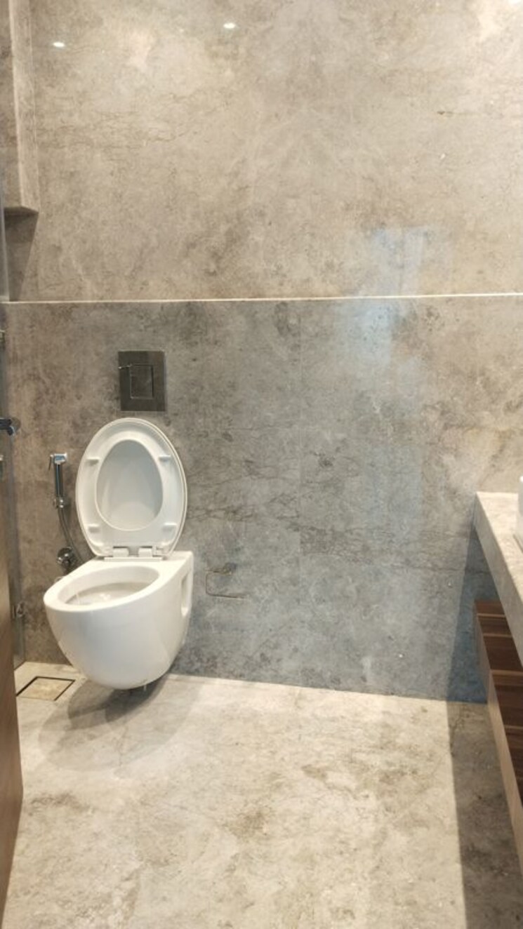 Bathroom, raheja-imperia 4 Bedroom 1931 Sq.Ft. Apartment In Worli Mumbai 9911612