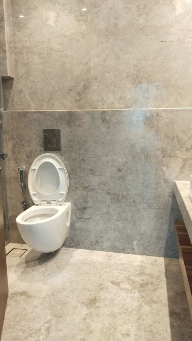 Bathroom, raheja-imperia 4 Bedroom 1931 Sq.Ft. Apartment In Worli Mumbai 9911612
