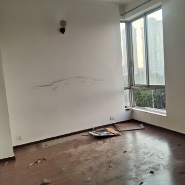 Room in 2 BHK Apartment at Pioneer Park Phase 1, Sector 61 – for Rent