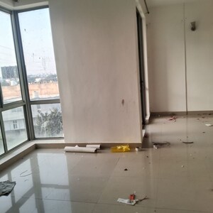 Furnished Amenities in 2.5 BHK Apartment at Pioneer Park Phase 1, Sector 61 – for Rent