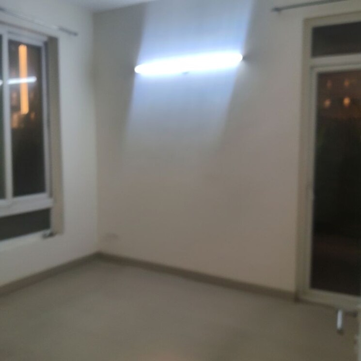 Room, emaar-emerald-estate 2 Bedroom 1020 Sq.Ft. Apartment In Sector 65 Gurgaon 9911649