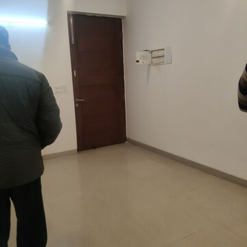 Room in 2 BHK Apartment at Emaar Emerald Estate, Sector 65 – for Rent