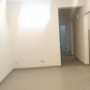 Room in 2 BHK Apartment at Emaar Emerald Estate, Sector 65 – for Rent